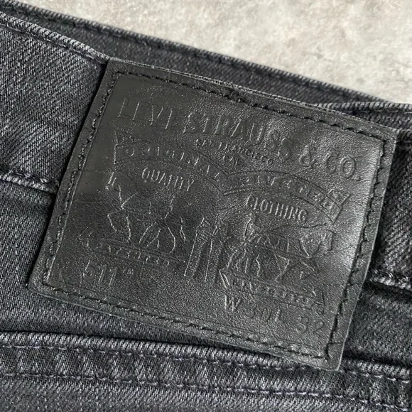 Levi’s - Picture 2 of 4